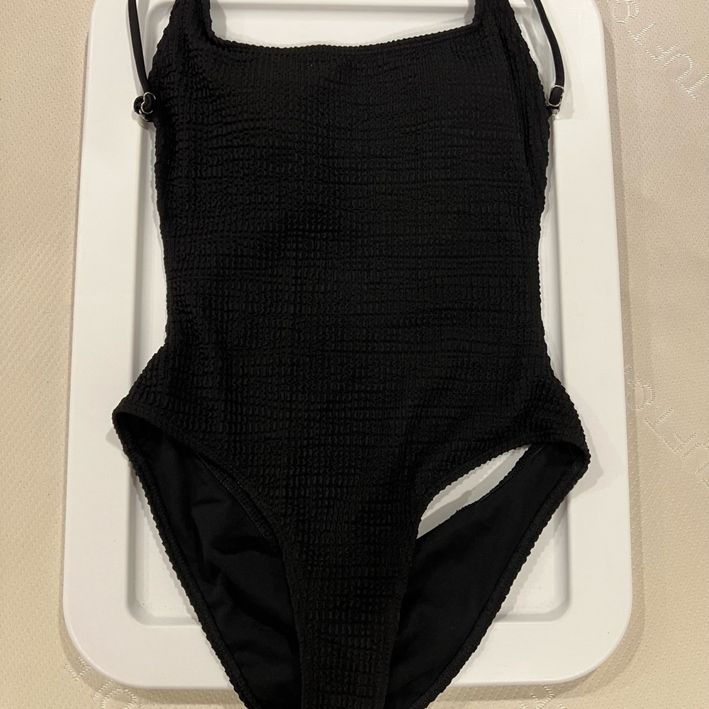 NWOT Open Back One-Piece Swimsuit